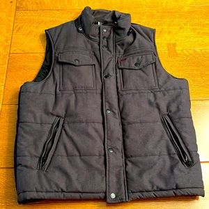 Levi’s Puffer Vest (Size M)